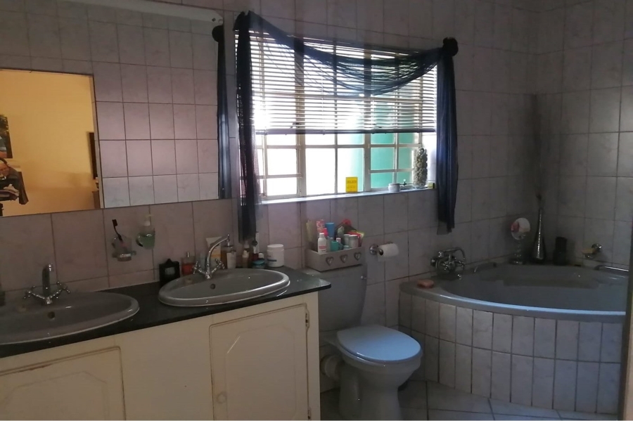 4 Bedroom Property for Sale in Cashan North West